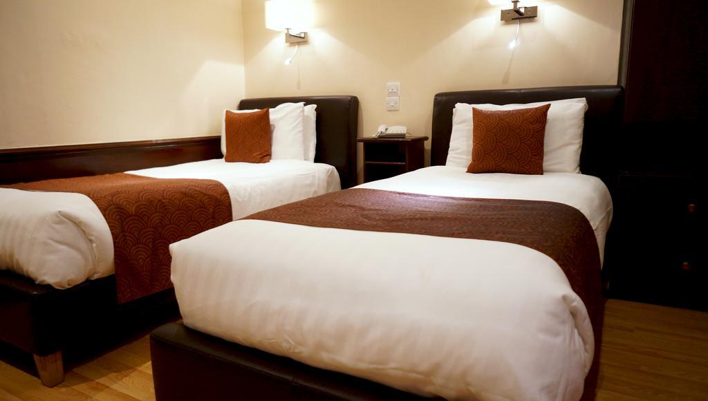 ลา กาฟเฟ โฮเต็ล แอนด์ เรสเทอรองต์ Hotel ลอนดอน ภายนอก รูปภาพ